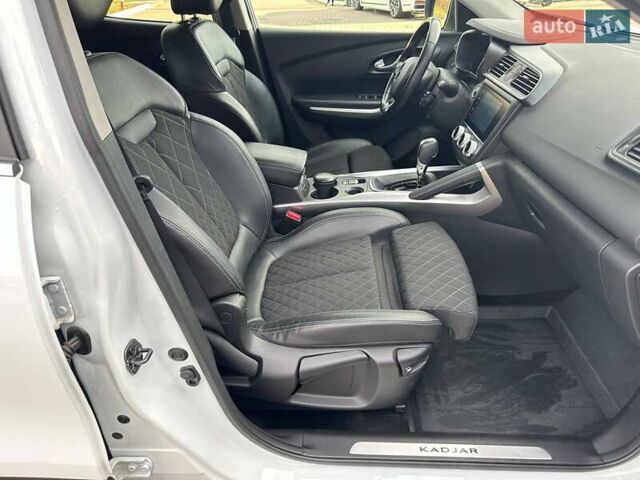 Белый Рено Kadjar, объемом двигателя 1.46 л и пробегом 50 тыс. км за 22300 $, фото 60 на Automoto.ua