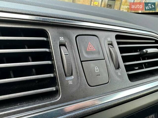 Белый Рено Kadjar, объемом двигателя 1.46 л и пробегом 50 тыс. км за 22300 $, фото 52 на Automoto.ua