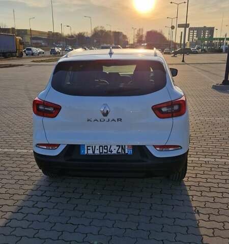 Белый Рено Kadjar, объемом двигателя 1.5 л и пробегом 127 тыс. км за 18600 $, фото 6 на Automoto.ua