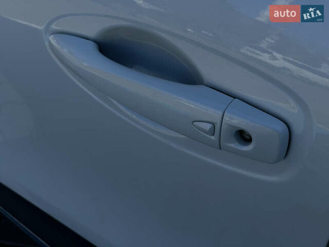 Белый Рено Kadjar, объемом двигателя 1.46 л и пробегом 103 тыс. км за 20900 $, фото 20 на Automoto.ua