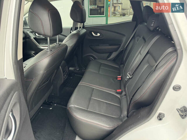 Білий Рено Kadjar, об'ємом двигуна 1.46 л та пробігом 191 тис. км за 18800 $, фото 33 на Automoto.ua