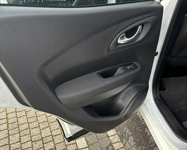 Білий Рено Kadjar, об'ємом двигуна 1.5 л та пробігом 196 тис. км за 17400 $, фото 16 на Automoto.ua