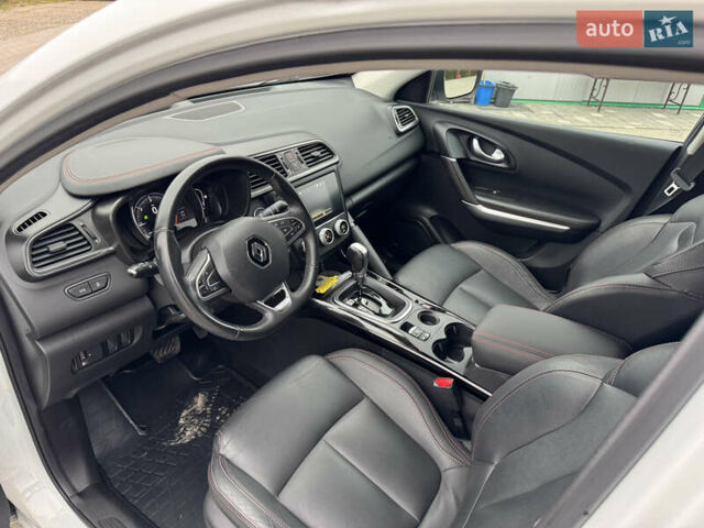 Білий Рено Kadjar, об'ємом двигуна 1.46 л та пробігом 191 тис. км за 18800 $, фото 23 на Automoto.ua