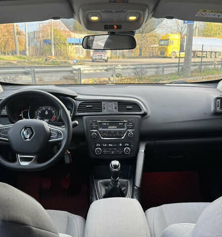 Белый Рено Kadjar, объемом двигателя 1.2 л и пробегом 51 тыс. км за 15700 $, фото 7 на Automoto.ua