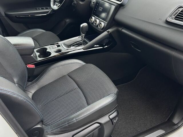 Білий Рено Kadjar, об'ємом двигуна 1.5 л та пробігом 184 тис. км за 19900 $, фото 6 на Automoto.ua