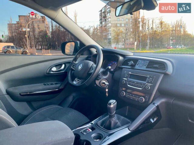 Белый Рено Kadjar, объемом двигателя 1.2 л и пробегом 65 тыс. км за 17300 $, фото 12 на Automoto.ua