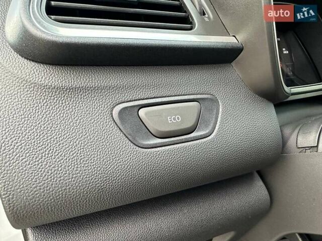 Белый Рено Kadjar, объемом двигателя 1.46 л и пробегом 50 тыс. км за 22300 $, фото 50 на Automoto.ua