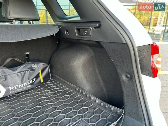 Белый Рено Kadjar, объемом двигателя 1.46 л и пробегом 50 тыс. км за 22300 $, фото 84 на Automoto.ua