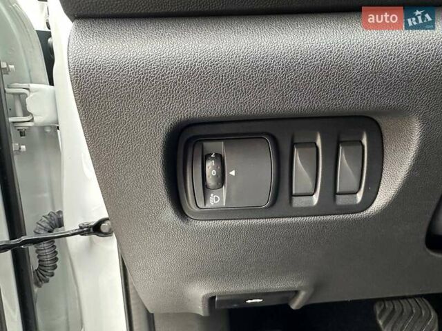 Белый Рено Kadjar, объемом двигателя 1.46 л и пробегом 50 тыс. км за 22300 $, фото 51 на Automoto.ua