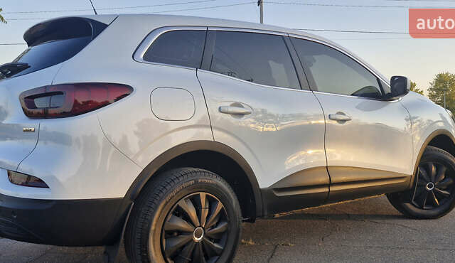 Білий Рено Kadjar, об'ємом двигуна 1.2 л та пробігом 51 тис. км за 18300 $, фото 6 на Automoto.ua