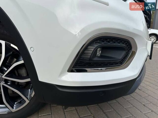 Белый Рено Kadjar, объемом двигателя 1.46 л и пробегом 50 тыс. км за 22300 $, фото 4 на Automoto.ua
