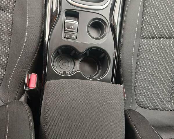 Белый Рено Kadjar, объемом двигателя 1.5 л и пробегом 120 тыс. км за 18799 $, фото 30 на Automoto.ua