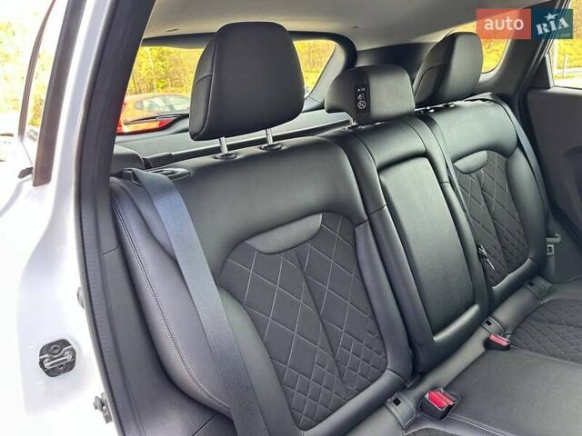 Белый Рено Kadjar, объемом двигателя 1.46 л и пробегом 50 тыс. км за 22300 $, фото 69 на Automoto.ua