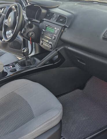 Білий Рено Kadjar, об'ємом двигуна 1.2 л та пробігом 51 тис. км за 18300 $, фото 16 на Automoto.ua