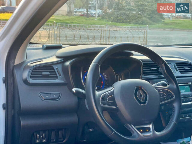 Белый Рено Kadjar, объемом двигателя 1.2 л и пробегом 65 тыс. км за 17300 $, фото 9 на Automoto.ua