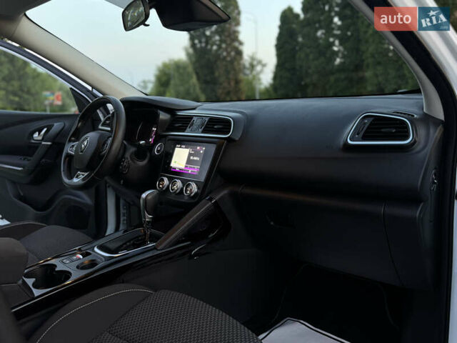 Білий Рено Kadjar, об'ємом двигуна 1.5 л та пробігом 212 тис. км за 17300 $, фото 31 на Automoto.ua