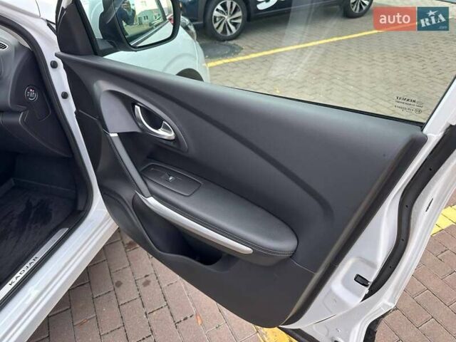 Белый Рено Kadjar, объемом двигателя 1.46 л и пробегом 50 тыс. км за 22300 $, фото 78 на Automoto.ua