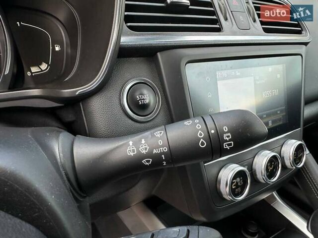 Белый Рено Kadjar, объемом двигателя 1.46 л и пробегом 50 тыс. км за 22300 $, фото 47 на Automoto.ua