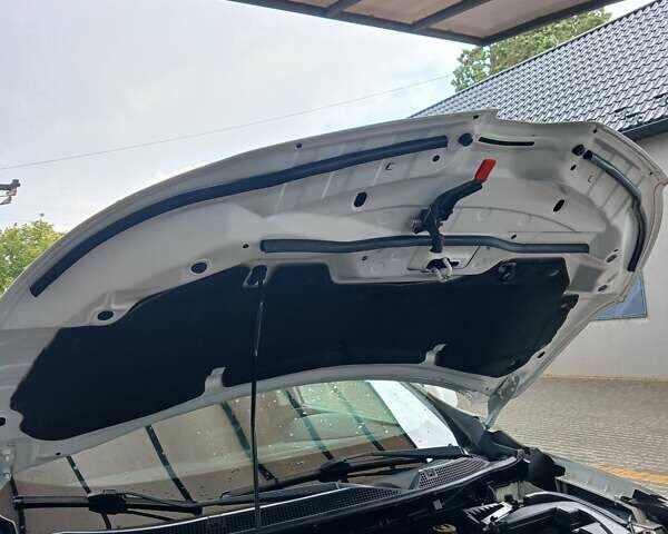 Белый Рено Kadjar, объемом двигателя 1.5 л и пробегом 117 тыс. км за 19200 $, фото 72 на Automoto.ua