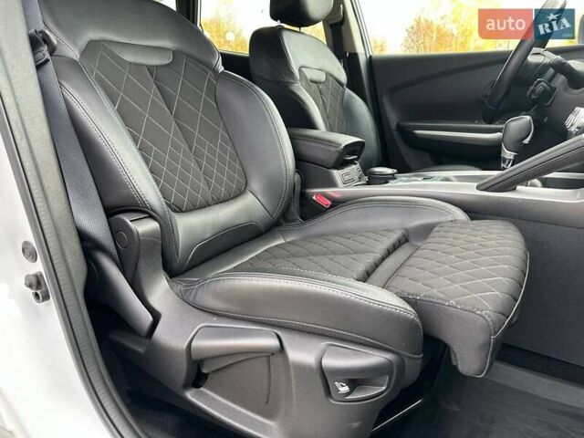 Белый Рено Kadjar, объемом двигателя 1.46 л и пробегом 50 тыс. км за 22300 $, фото 62 на Automoto.ua