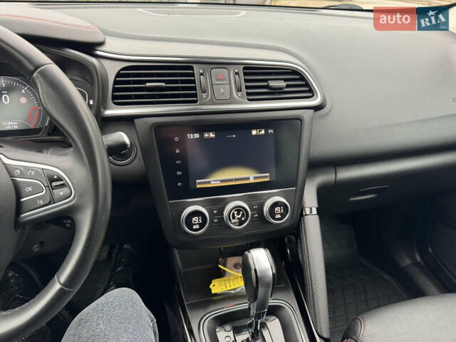 Білий Рено Kadjar, об'ємом двигуна 1.46 л та пробігом 191 тис. км за 18800 $, фото 46 на Automoto.ua