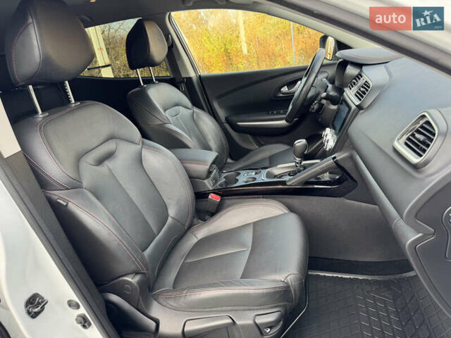 Білий Рено Kadjar, об'ємом двигуна 1.46 л та пробігом 190 тис. км за 18700 $, фото 32 на Automoto.ua
