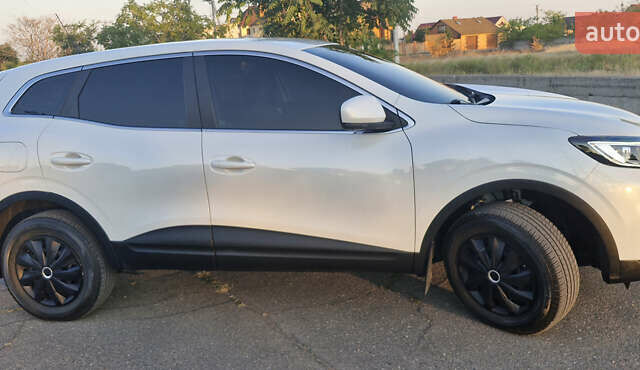Білий Рено Kadjar, об'ємом двигуна 1.2 л та пробігом 51 тис. км за 18300 $, фото 5 на Automoto.ua
