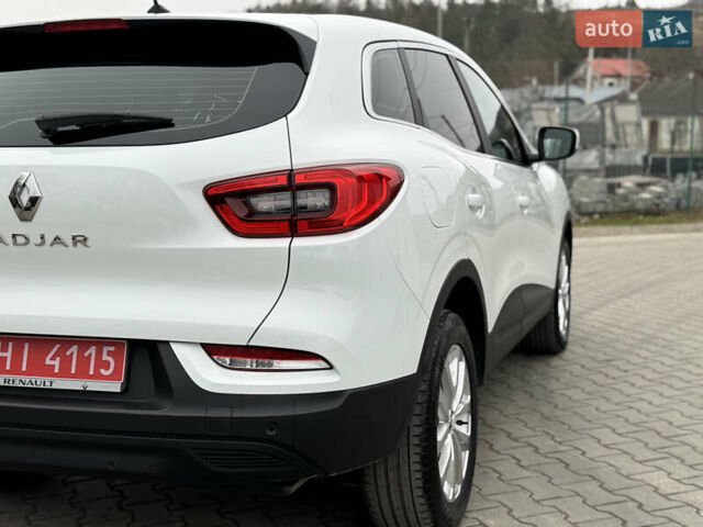 Білий Рено Kadjar, об'ємом двигуна 1.46 л та пробігом 191 тис. км за 18800 $, фото 15 на Automoto.ua