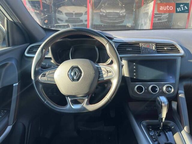 Белый Рено Kadjar, объемом двигателя 1.46 л и пробегом 56 тыс. км за 21000 $, фото 7 на Automoto.ua