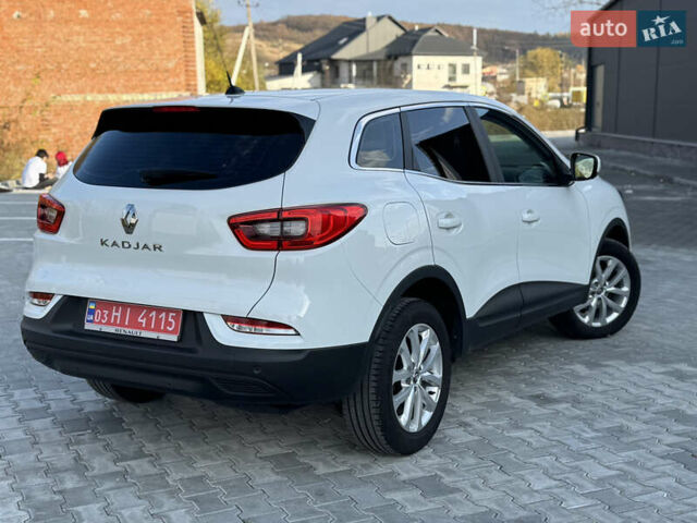 Білий Рено Kadjar, об'ємом двигуна 1.46 л та пробігом 190 тис. км за 18700 $, фото 2 на Automoto.ua
