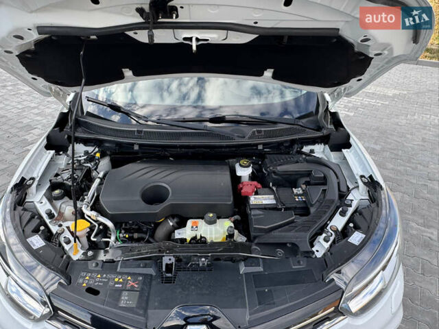 Білий Рено Kadjar, об'ємом двигуна 1.46 л та пробігом 190 тис. км за 18700 $, фото 56 на Automoto.ua
