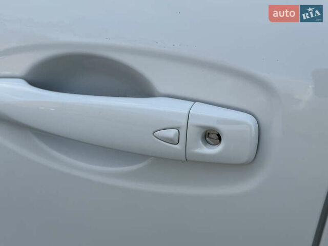 Білий Рено Kadjar, об'ємом двигуна 1.46 л та пробігом 190 тис. км за 18700 $, фото 21 на Automoto.ua