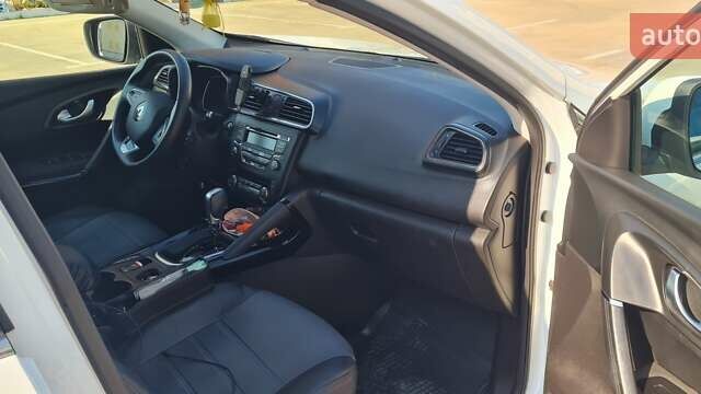 Белый Рено Kadjar, объемом двигателя 1.46 л и пробегом 83 тыс. км за 19000 $, фото 6 на Automoto.ua
