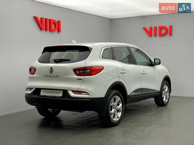 Белый Рено Kadjar, объемом двигателя 1.2 л и пробегом 85 тыс. км за 17241 $, фото 4 на Automoto.ua