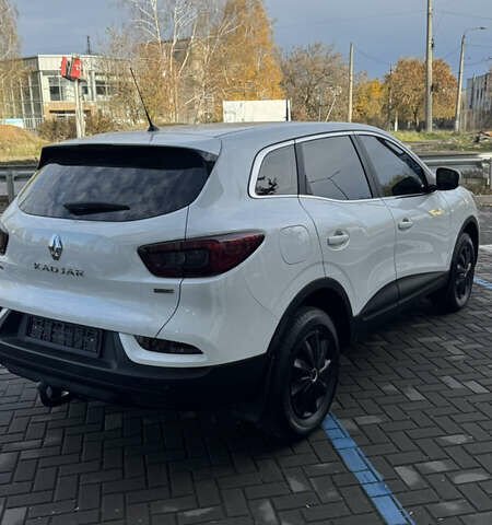 Белый Рено Kadjar, объемом двигателя 1.2 л и пробегом 51 тыс. км за 15700 $, фото 3 на Automoto.ua