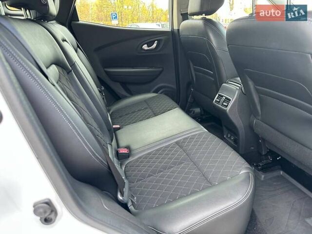 Белый Рено Kadjar, объемом двигателя 1.46 л и пробегом 50 тыс. км за 22300 $, фото 71 на Automoto.ua