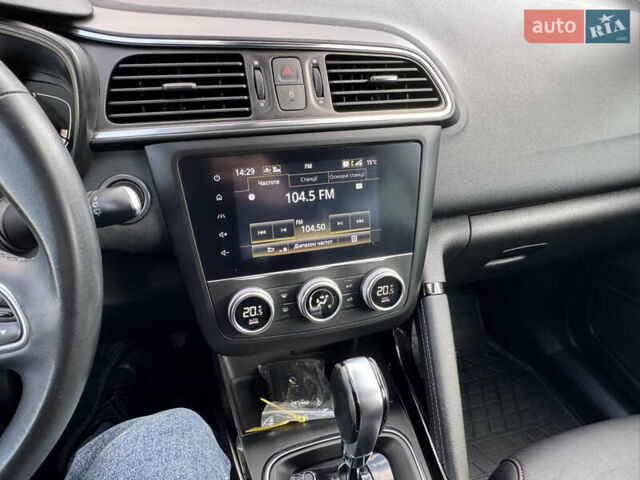 Білий Рено Kadjar, об'ємом двигуна 1.46 л та пробігом 190 тис. км за 18700 $, фото 49 на Automoto.ua