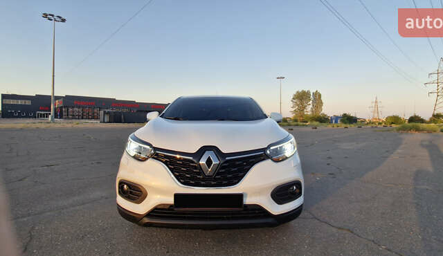 Білий Рено Kadjar, об'ємом двигуна 1.2 л та пробігом 51 тис. км за 18300 $, фото 1 на Automoto.ua