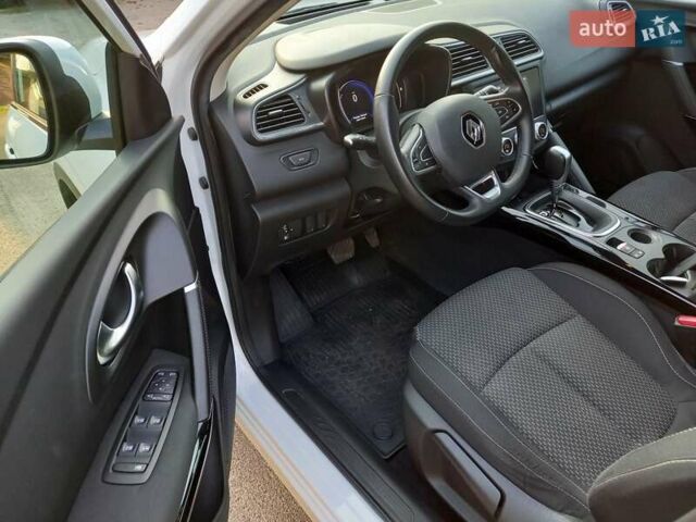 Білий Рено Kadjar, об'ємом двигуна 1.5 л та пробігом 102 тис. км за 19999 $, фото 9 на Automoto.ua