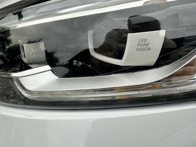 Білий Рено Kadjar, об'ємом двигуна 1.5 л та пробігом 97 тис. км за 19300 $, фото 14 на Automoto.ua