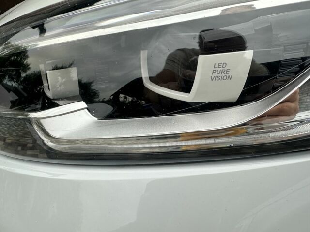 Рено Kadjar 2021 в Чернигове на Automoto.ua Белый Рено Kadjar, объемом двигателя 1.5 л и пробегом 97 тыс. км за 19777 $, фото 13 на Automoto.ua