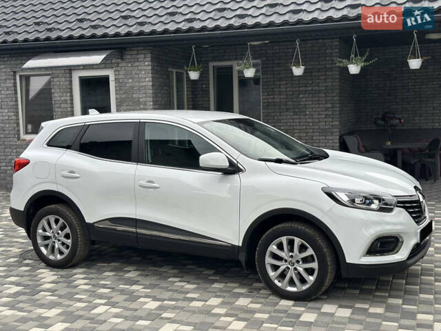 Белый Рено Kadjar, объемом двигателя 1.5 л и пробегом 97 тыс. км за 20300 $, фото 5 на Automoto.ua