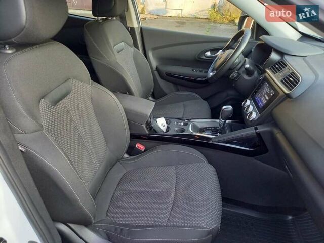 Білий Рено Kadjar, об'ємом двигуна 1.5 л та пробігом 102 тис. км за 19999 $, фото 12 на Automoto.ua