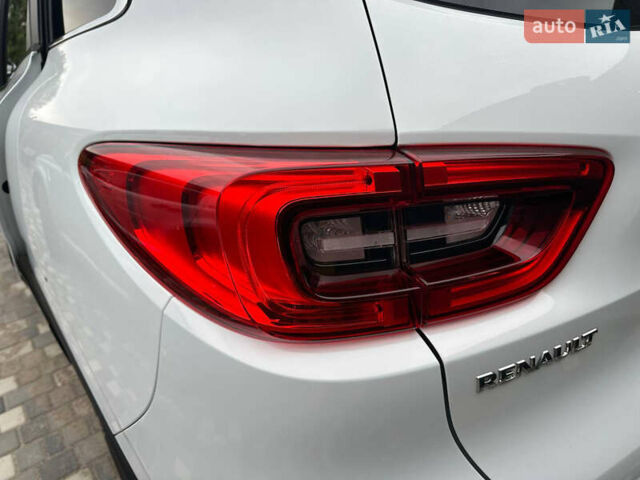 Белый Рено Kadjar, объемом двигателя 1.5 л и пробегом 97 тыс. км за 20300 $, фото 13 на Automoto.ua