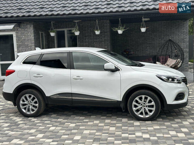 Белый Рено Kadjar, объемом двигателя 1.5 л и пробегом 97 тыс. км за 20300 $, фото 6 на Automoto.ua