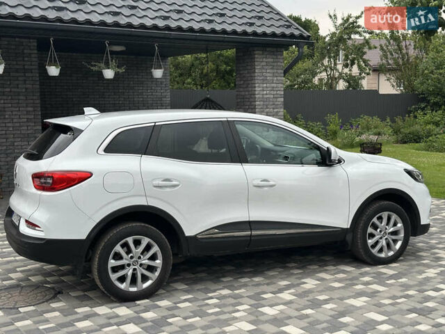 Белый Рено Kadjar, объемом двигателя 1.5 л и пробегом 97 тыс. км за 20300 $, фото 7 на Automoto.ua