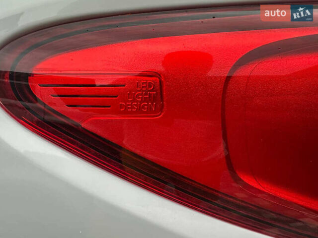 Белый Рено Kadjar, объемом двигателя 1.5 л и пробегом 97 тыс. км за 20300 $, фото 11 на Automoto.ua
