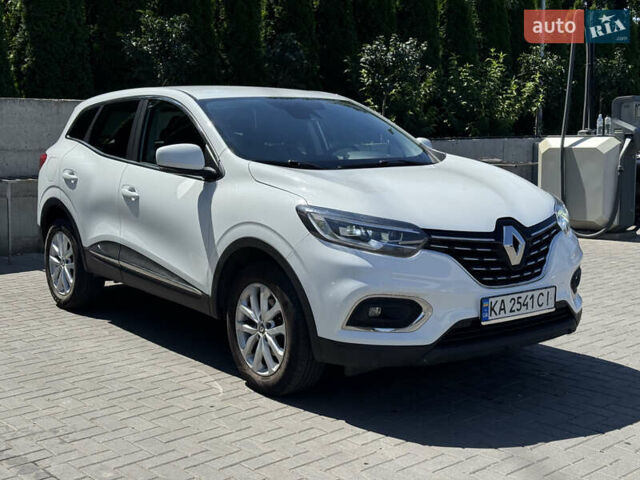Белый Рено Kadjar, объемом двигателя 1.46 л и пробегом 165 тыс. км за 23300 $, фото 1 на Automoto.ua