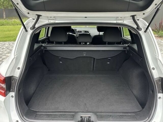 Білий Рено Kadjar, об'ємом двигуна 1.5 л та пробігом 97 тис. км за 19300 $, фото 16 на Automoto.ua