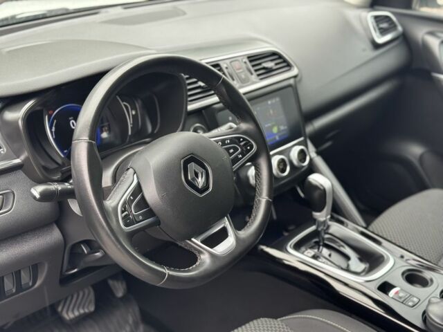 Рено Kadjar 2021 в Чернигове на Automoto.ua Белый Рено Kadjar, объемом двигателя 1.5 л и пробегом 97 тыс. км за 19777 $, фото 17 на Automoto.ua